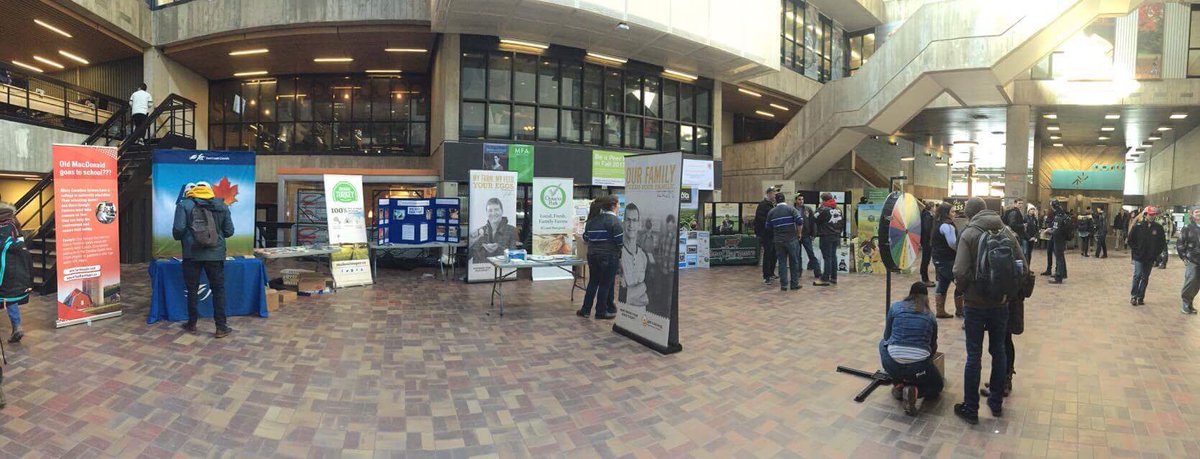 uogfoodtalk's tweet photo. UoG students loving #CdnAgDay #uogfoodtalk! https://t.co/XxpBjaaF0b