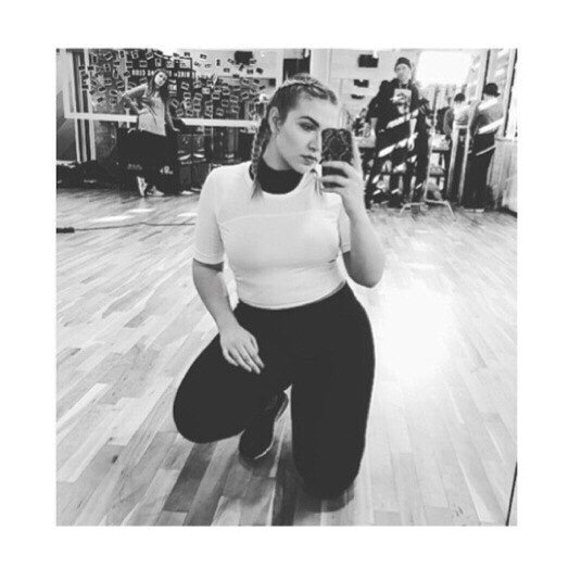 HughesModels's tweet image. #bts 
@sabinasadnik the queen of #sneakpeeks | on set with @nikewomen x @zalando for a ver… ift.tt/2kOkU4o