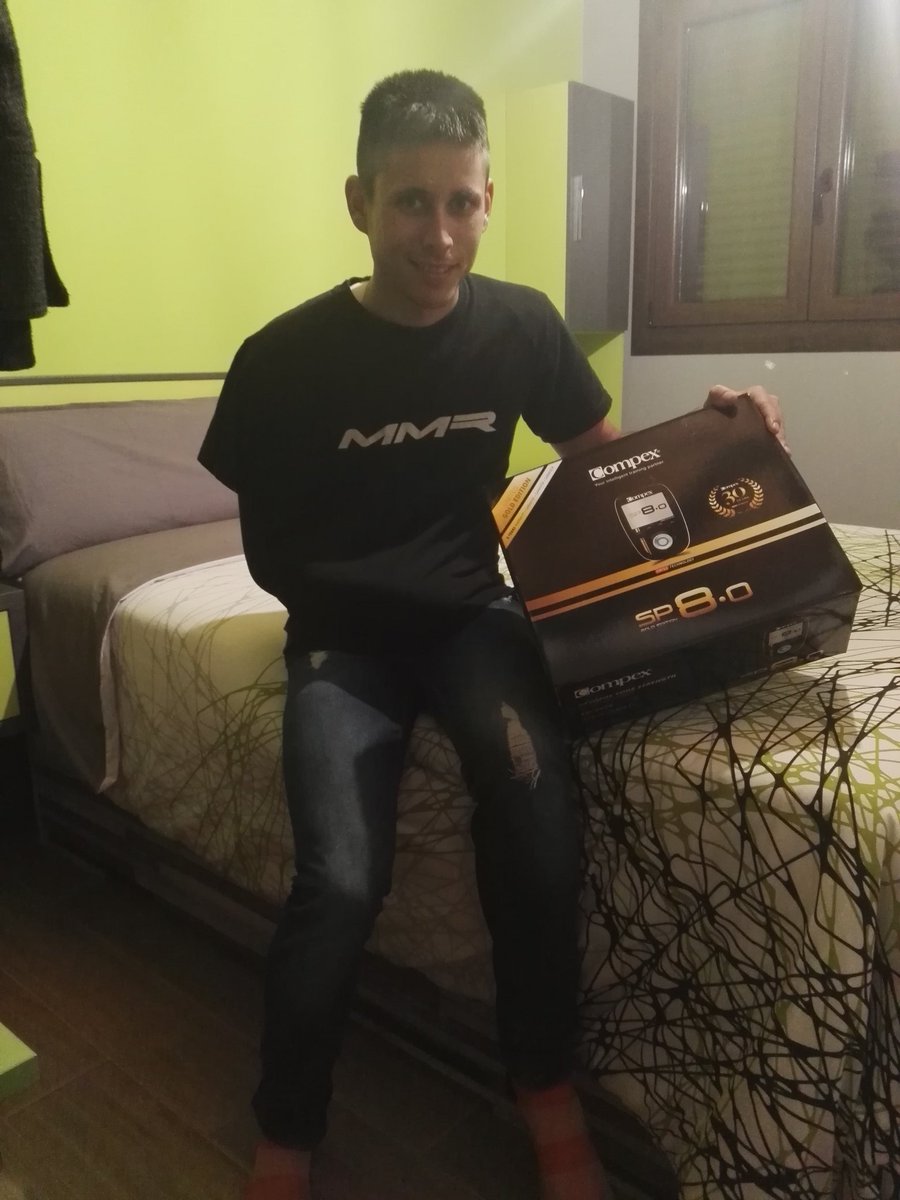 Gracias <a href="/Compex_ES/">Compex España</a> @mmr_frt  por este regalo será de gran ayuda para mi fractura de clavícula <a href="/valero_4/">David Valero</a> <a href="/danicarreno94/">Dani Carreño</a> <a href="/pablorguezguede/">PABLO RODRÍGUEZ</a>