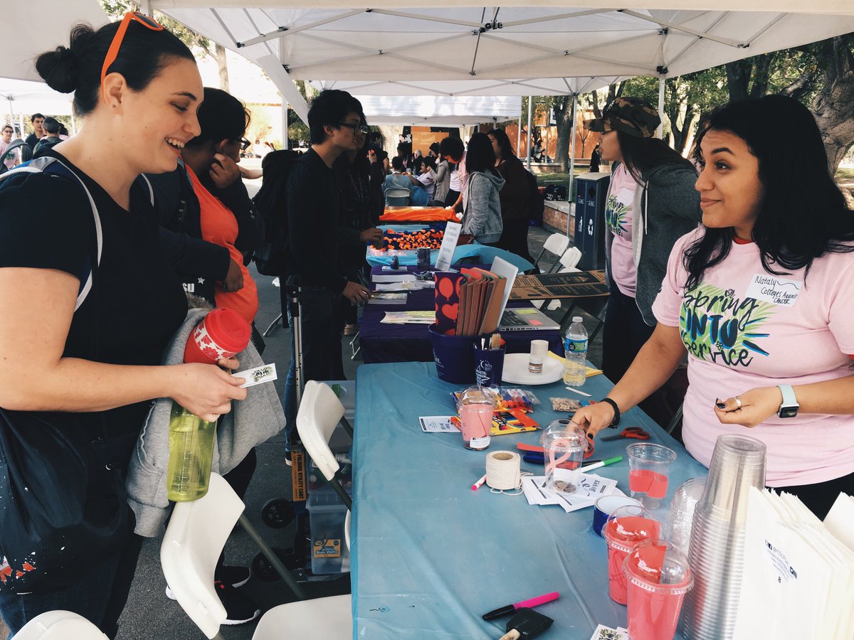 CSUFCAC's tweet image. 💐Spring into Service happening in the quad until 2 pm! Come visit us and help decorate cards and bags for cancer patients and survivors! 💐