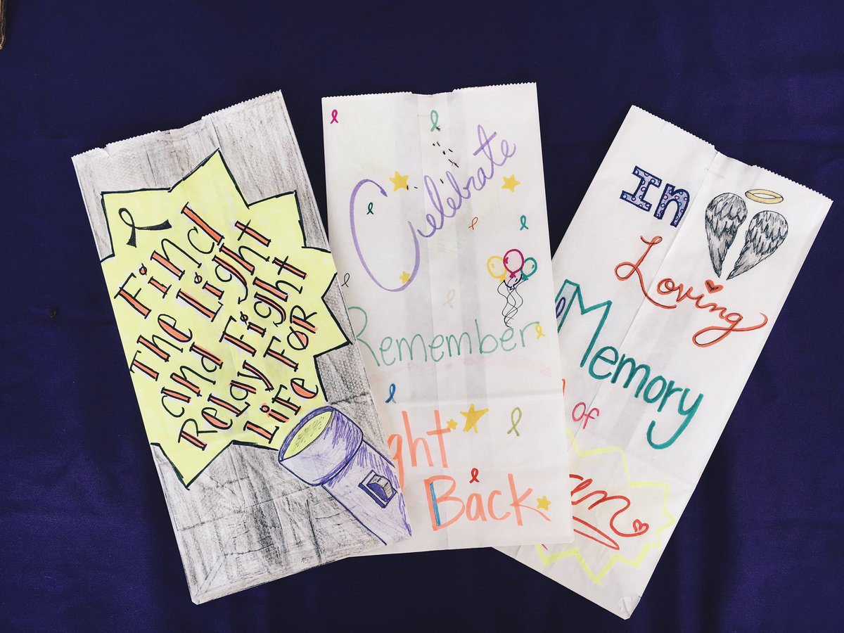 CSUFCAC's tweet image. 💐Spring into Service happening in the quad until 2 pm! Come visit us and help decorate cards and bags for cancer patients and survivors! 💐