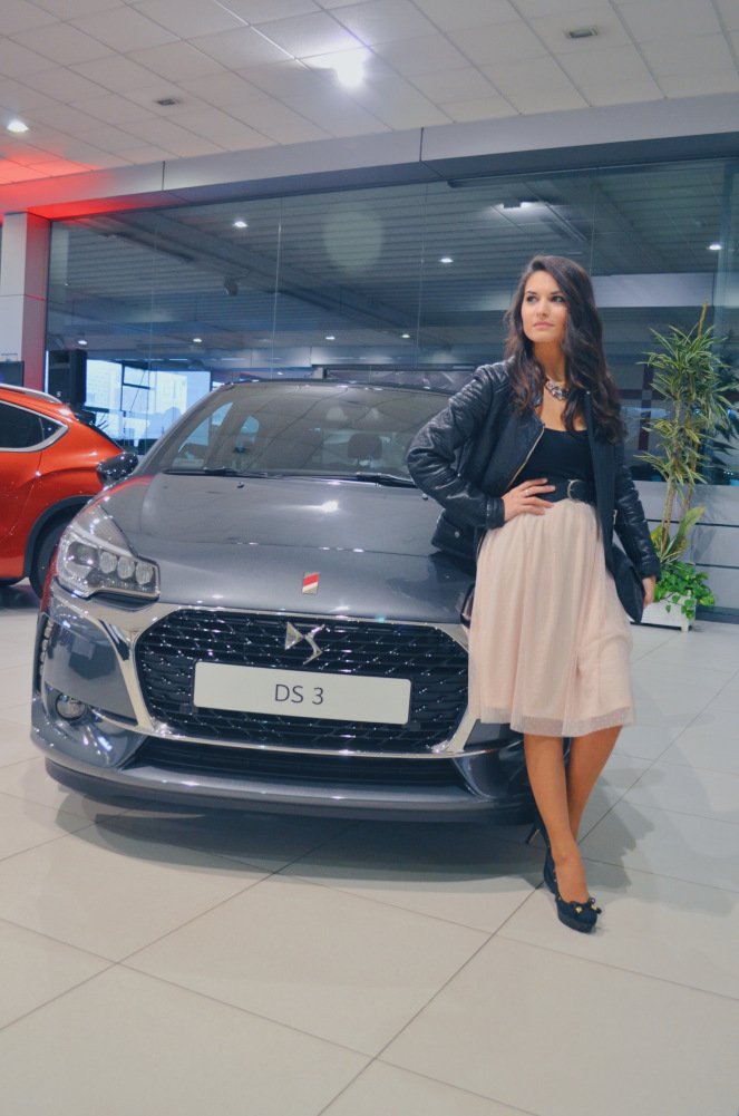 StellantisYou's tweet photo. Gracias a #Cucolii, nos dedica este post, ella blogger de moda se enamoró del #DS3 #PSARetailVigo #DSPerformanceTour https://t.co/giOx5e7OeT https://t.co/7Tc2L1wv8Y