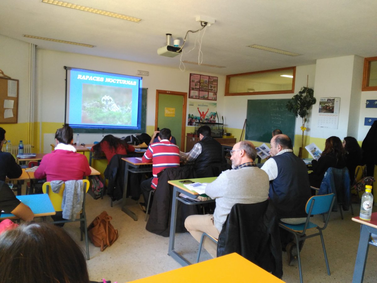 AquilaNatura's tweet photo. ¡Empezamos el curso de identificación y estudio de rapaces ibéricas! @IberiaBird https://t.co/EU6IK10oOM