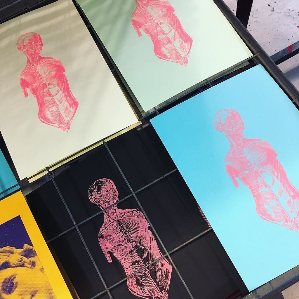 printclublondon's tweet photo. Some great prints being made at our #worldsfavouritecolour workshop with @gfsmithpapers #paper #printing #screenpri… https://t.co/3nANt8KJNQ