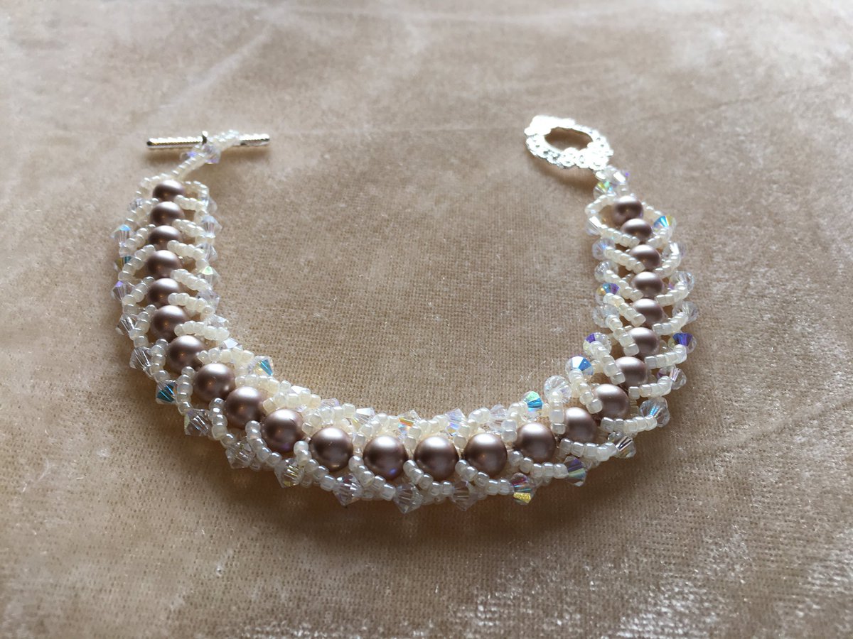 Bridal Swarovski pearl and crystal beaded bracelet #Handmade #wedding #bridal #beaded bracelet