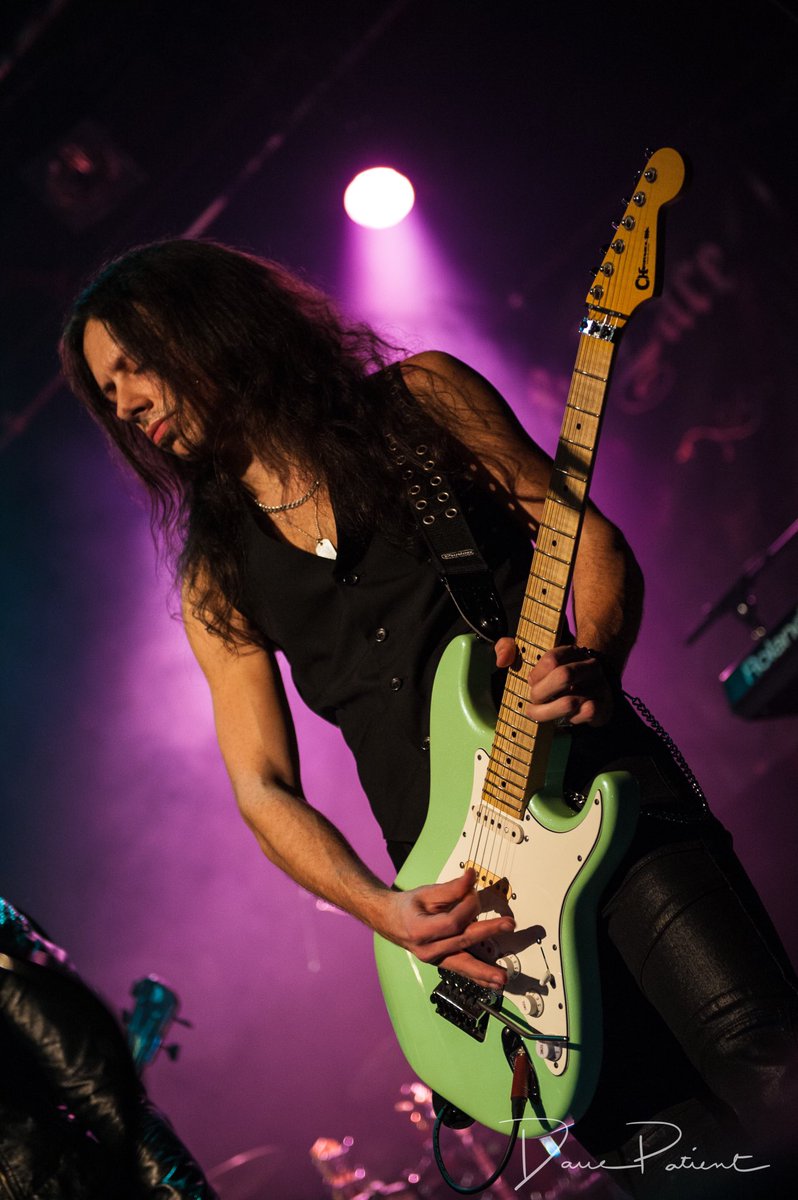 DavePatient's tweet photo. @DanGower playing the @TheQuayTheatre. #guitarist #rockconcert https://t.co/6ezMFTj5jK
