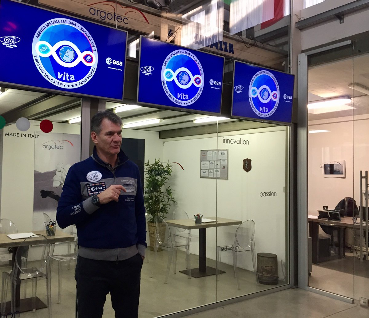 pinodifeo's tweet photo. #Spazio, la #missioneVITA di @astro_paolo #Nespoli slitta ma potrebbe durare 8 mesi
#Video -> https://t.co/0xDGwU22Ot - via @askanews_ita https://t.co/qhKKBuqkbv