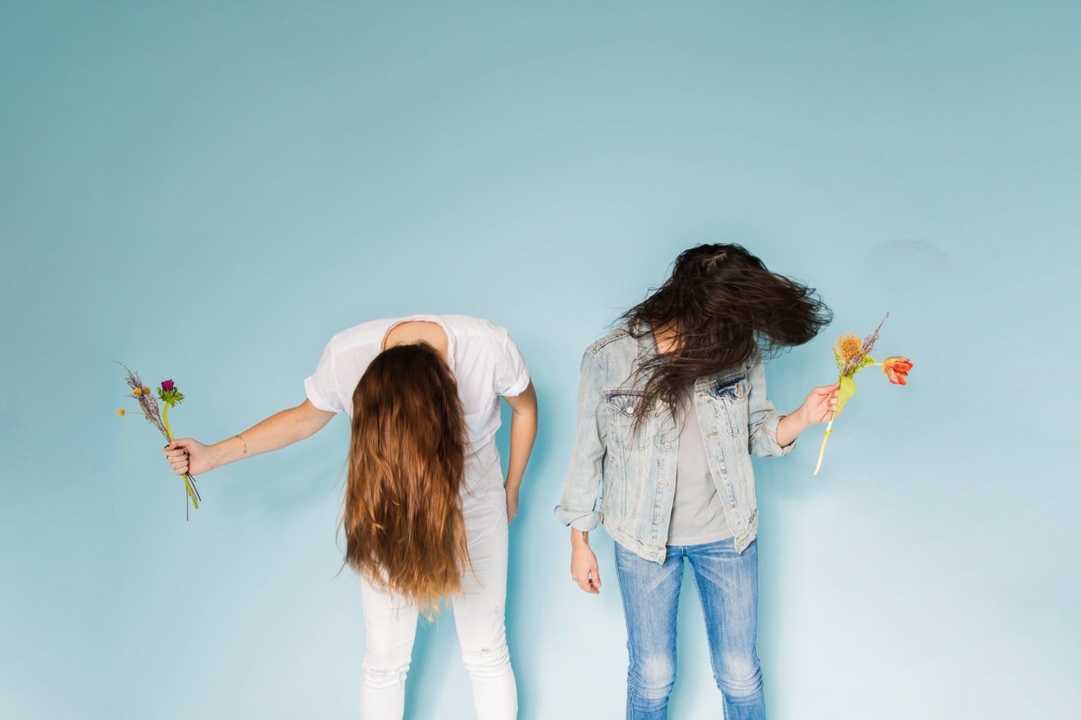 An optimistic beach-pop from <a href="/circleswaves/">Circles/Waves</a> as the tide rolls in. ow.ly/ic543093LIA