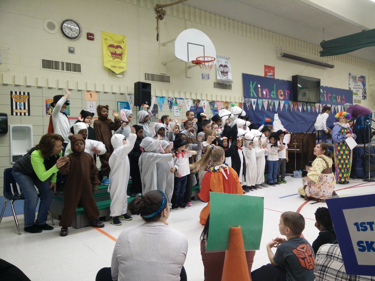 The Kindergarten Circus! 😍👏#pltweets