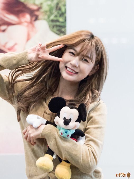 apinkhy96_'s tweet photo. Thank you for the memories. And sorry if my mistake are too many.
Bye🌺😘 https://t.co/6ndfJlnQ8G
