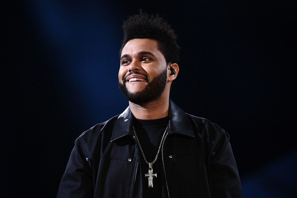 KiSS925's tweet photo. HAPPY BIRTHDAY goes out to @theweeknd! He turns 27 today!    LISTEN LIVE:https://t.co/3DMwnr8Avl https://t.co/qnqfL6SnPd