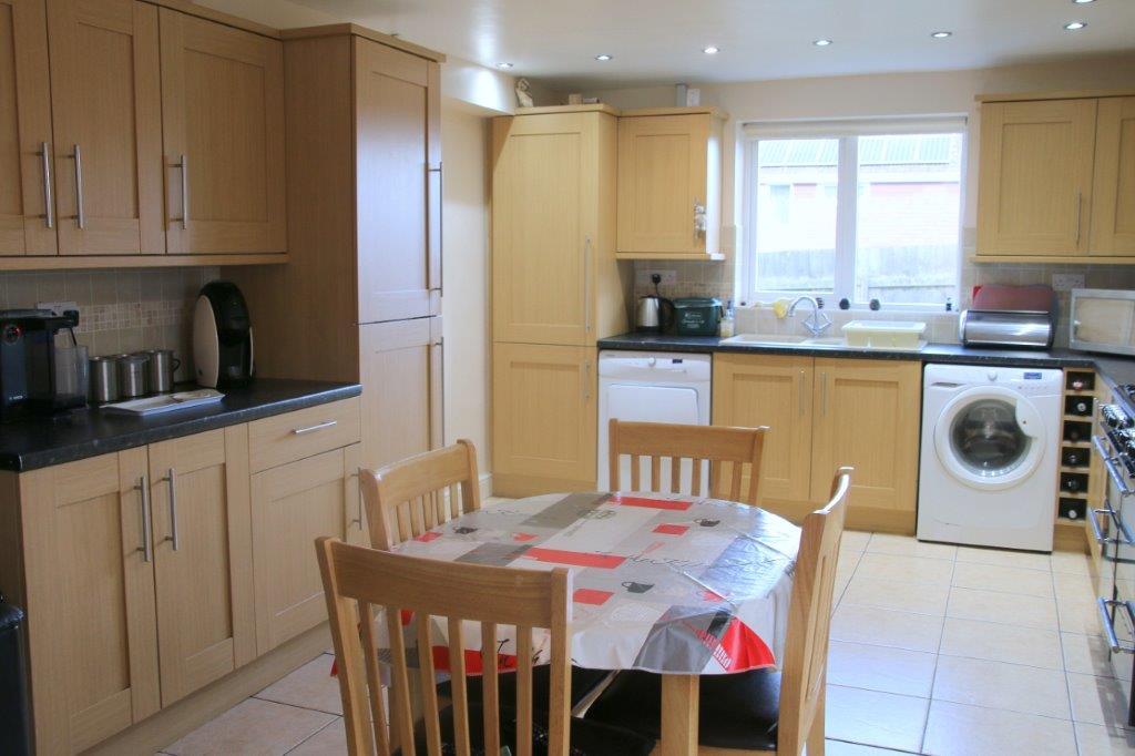 MRC_Property's tweet image. PROPERTY OF THE WEEK!!

4 Bedroom, Detached - Dunvegan Road, Hull, HU8 - £220,000

Call today on 01482 348080 to book a viewing!!