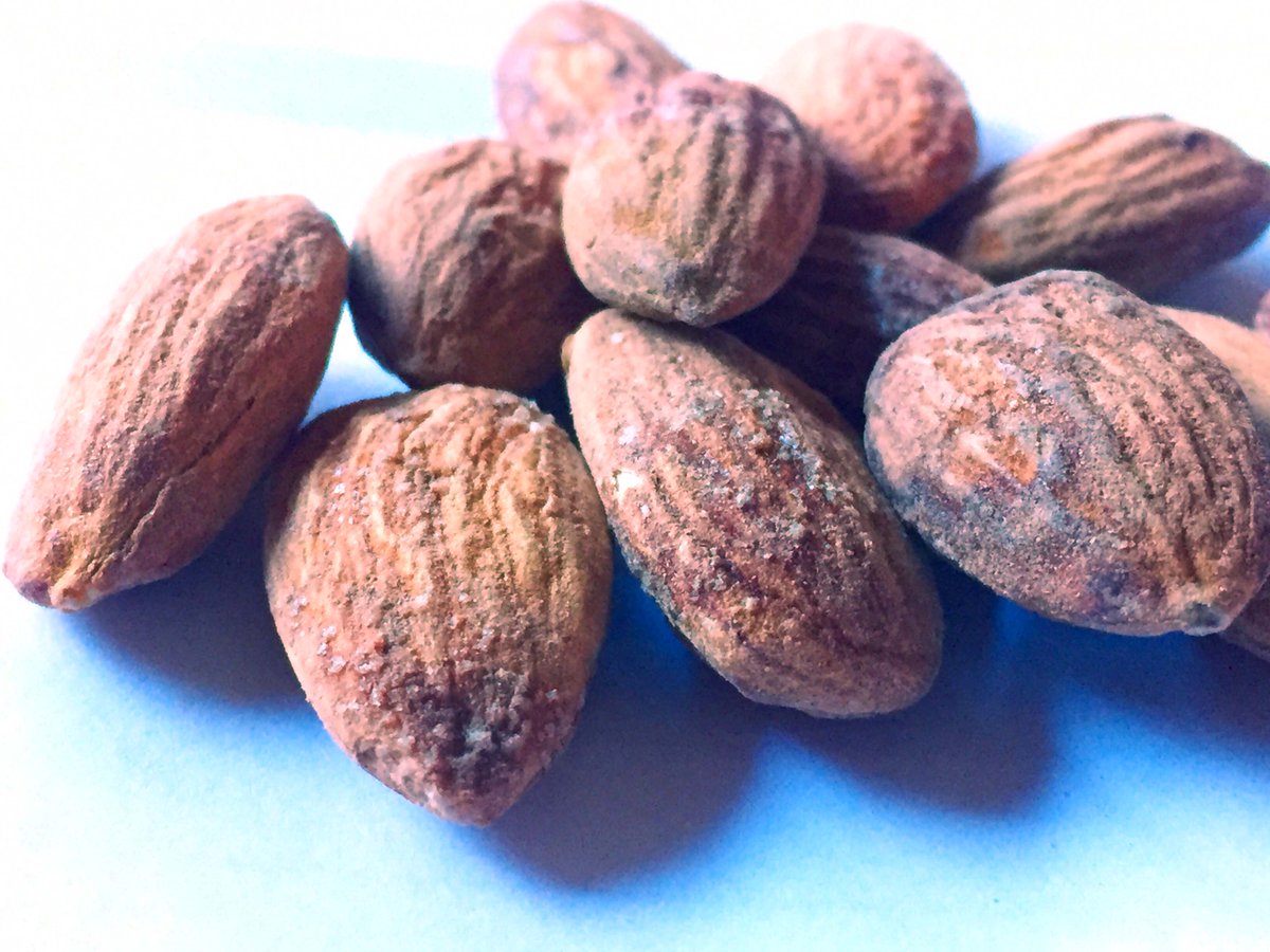 olomomo's tweet photo. Celebrate #nationalalmondday with 25% OFF Olomomo #almonds! Find out more at https://t.co/lf9jCDZkIk. #benutty #beadventurous #Deals https://t.co/YMkeyu2x5x