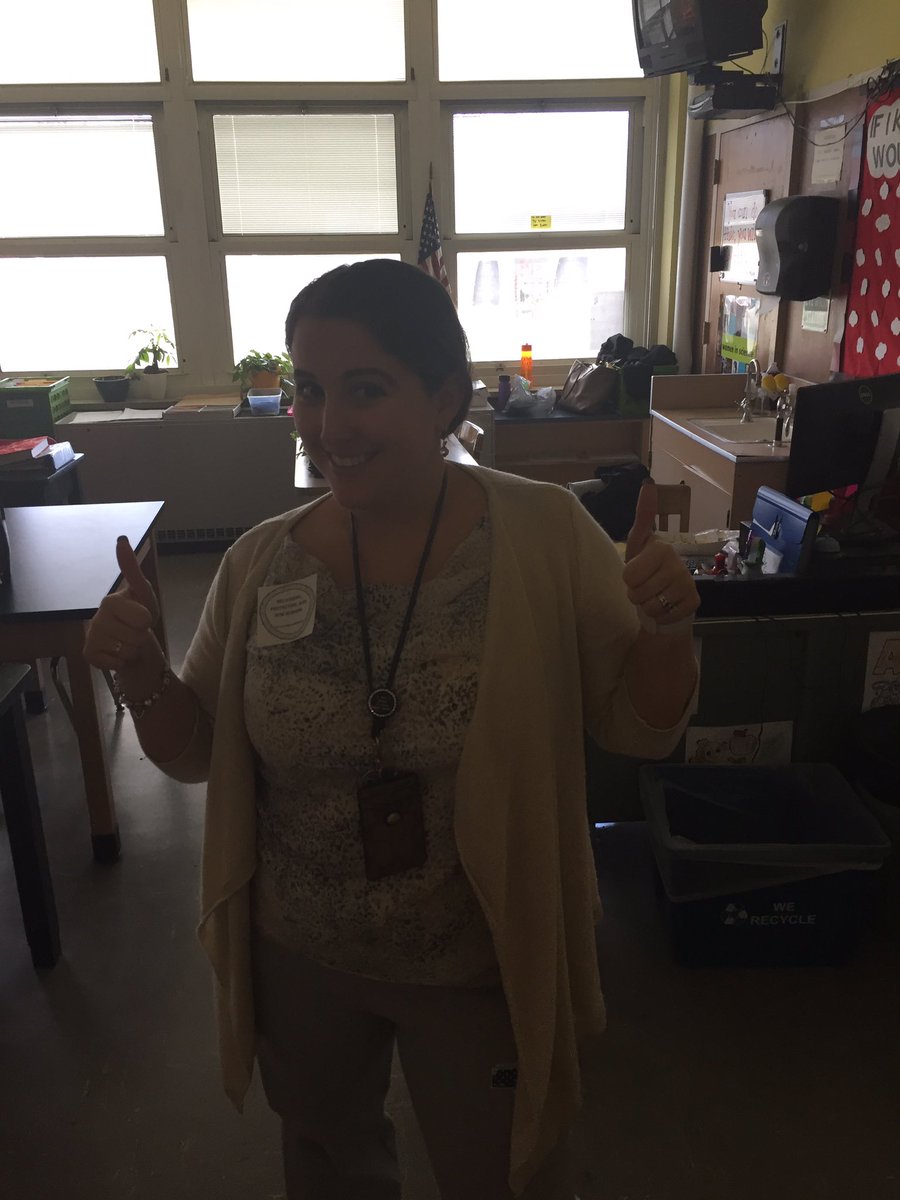 PMembrane2k17's tweet photo. @MsDSacco  Sure the biology teacher Mrs. Moody knows the best organelle. #Cell2K17 https://t.co/oKZTPjWkvq