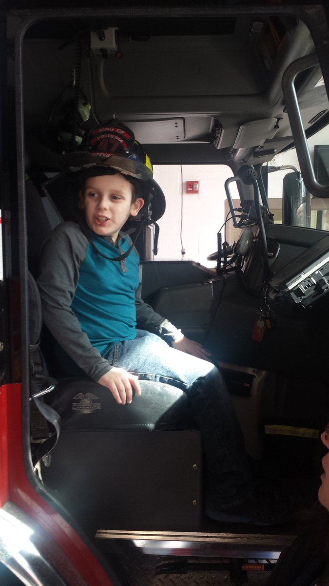 47kpvfc's tweet photo. @DrToleno @UpperMerionSD Super group of kids today from #caleyelementary visited our Beidler Road Station this morning #excellence #ouredge https://t.co/Cq1zPx9tHL
