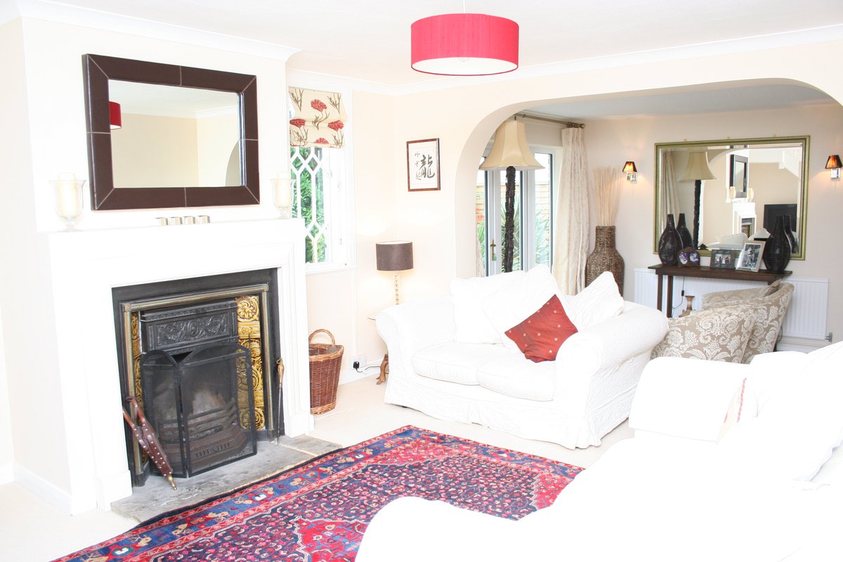 KFBasingstoke's tweet image. #Thursdaythoughts COMPLETION! Barton House in the thriving village of #Bramley surrounded by beautiful countryside #Hampshire