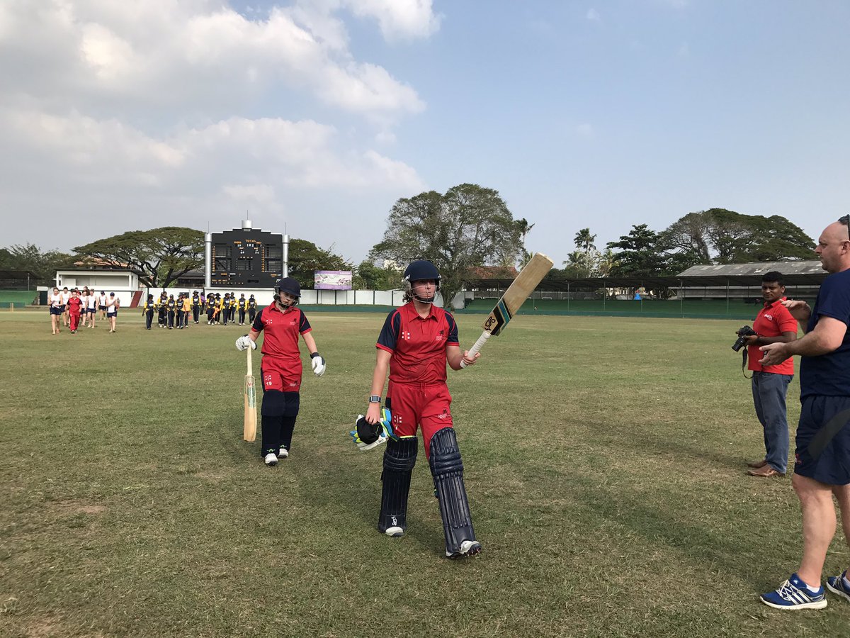 cricketwales_wg's tweet image. Captain @LaurenParfitt leading the way with 55* #Hot #QualityInnings @scarbsr_ 38 @jkt2609 28 @GirlLleucu 21 @alex_griff7 16