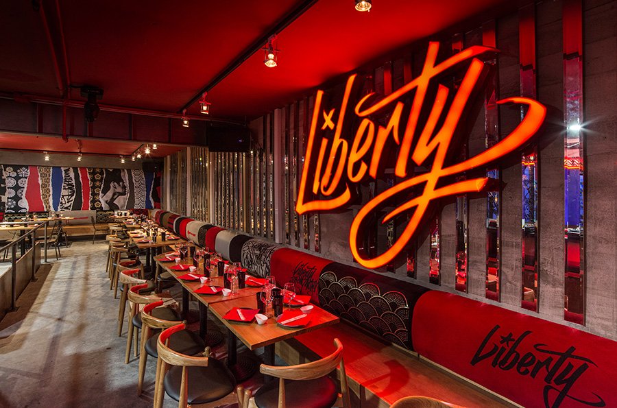 MadridInBlog's tweet image. Cena y copas: restaurantes donde alargar la noche granvidamadrid.com/?p=5039 @FloridaRetiro #LibertySupperClub @blackhaus_MAD