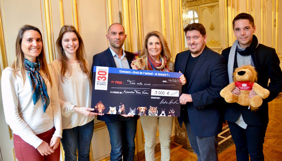 30millionsdamis's tweet photo. Avec la nlle génération de juristes sensibles au #StatutJuridiqueAnimal à l'occasion du concours #30millionsdamis 👉 https://t.co/aQLDrPaV4I https://t.co/oV1ktxSFRn