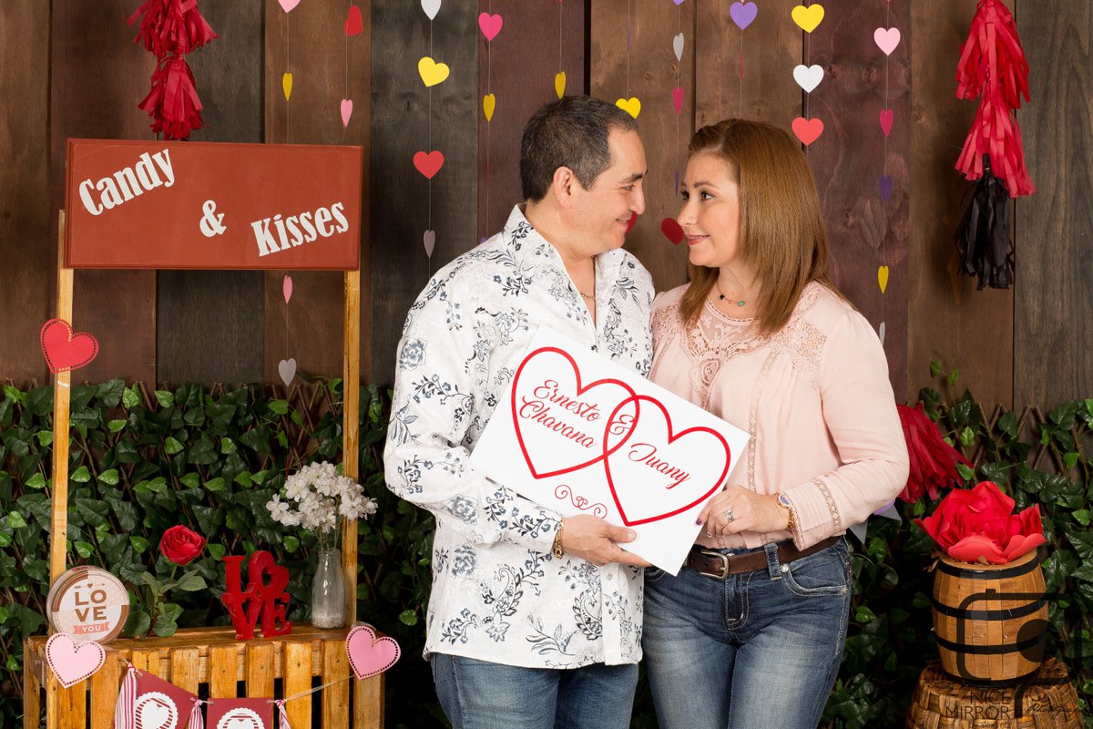MirrorPhoto's tweet photo. El Sr @ErnestoChavana y su Sra Esposa Juany... un placer documentar lo mejor de su vida, felicidades!! set de @Expresiones_PyV https://t.co/jOZeyzBnBX