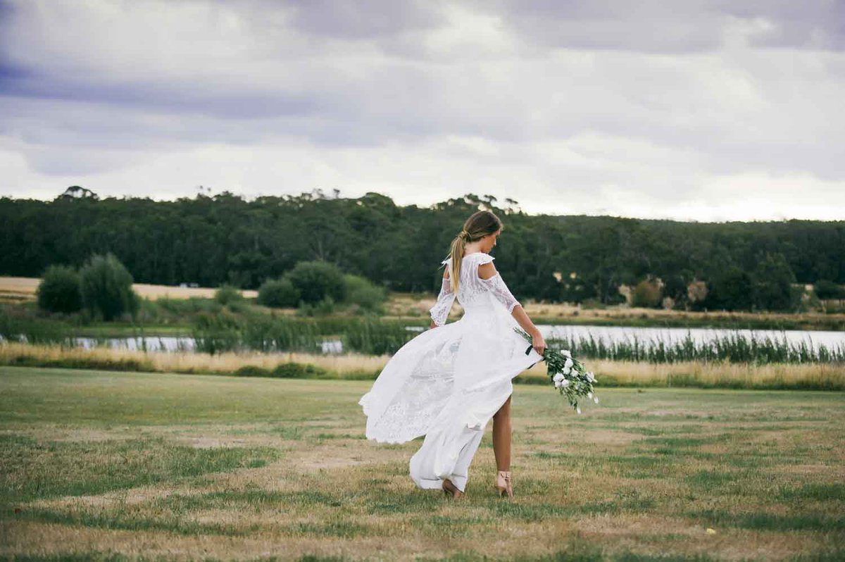 It's nearly sold out! A new #bridal #popup is coming to #London >> ow.ly/lWsg308ojZO #aussie #bridetobe <a href="/TownHallHotel/">Town Hall Hotel</a> <a href="/knotandpop/">knot & pop</a>