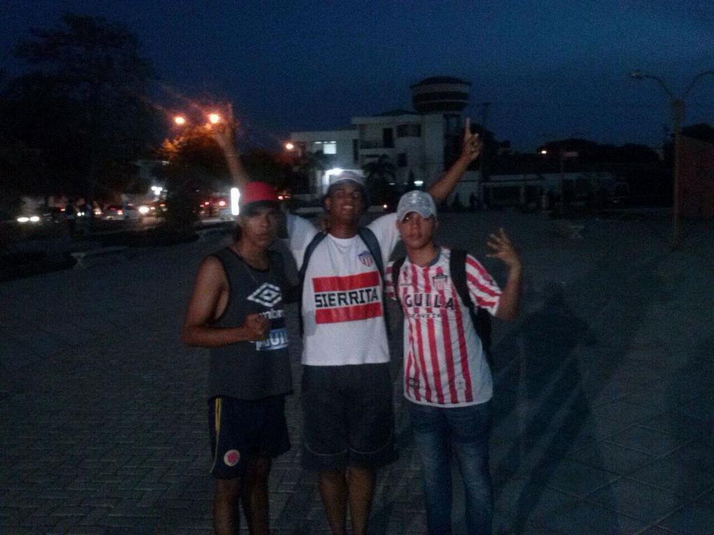 RobertoFrbs's tweet photo. UNA MAS!!!
RIOHACHA
JUNIOR VS VALLEDUPAR 
@_kevintorres10 TE QUIERO MAS QUE AL PUTO DINERO HERMANITO!!! https://t.co/6xcoqWlo7K