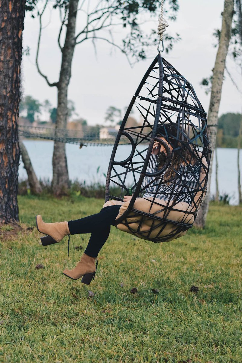 YeahOkCiao's tweet image. What's your relationship with #fashion? I'm more of a friends with benefits kind of gal bit.ly/2kYWiXc #StoryTime