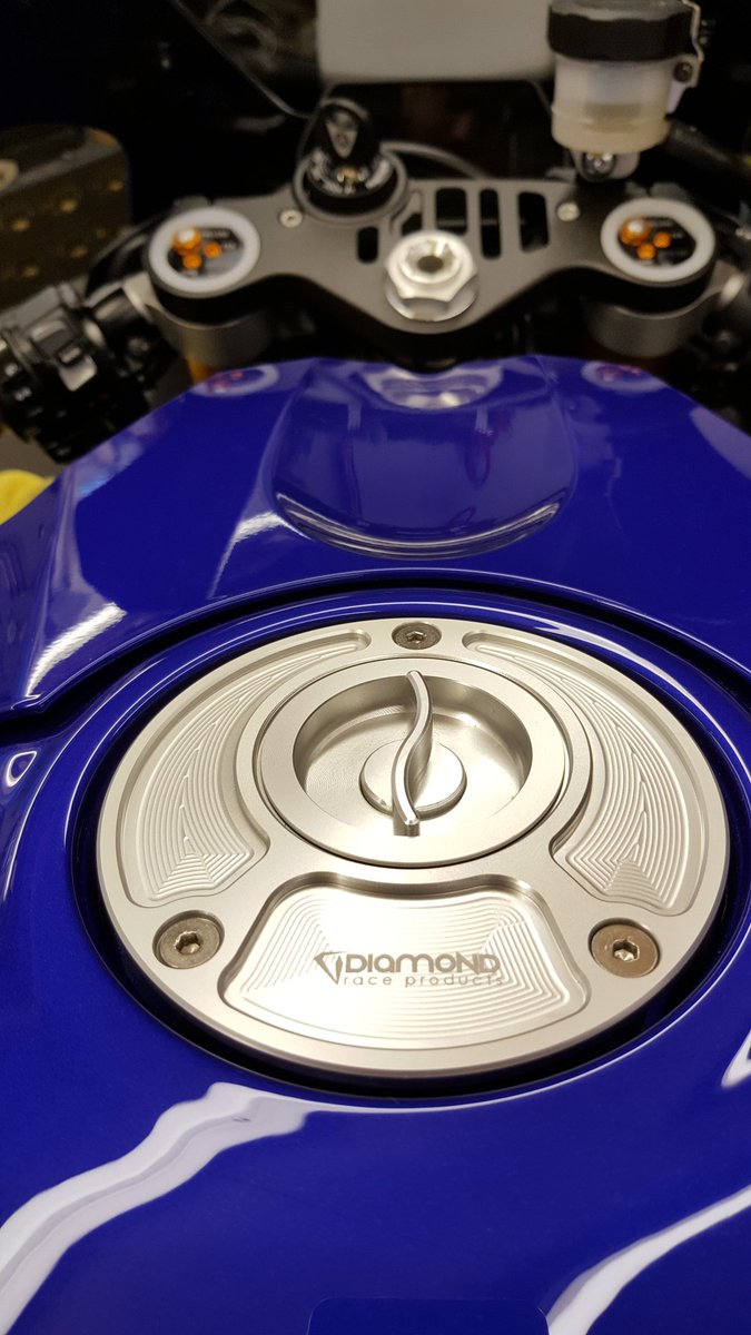 Chipping away with the Diamond Race Products 2016 R1, new parts in development and to follow soon 👌