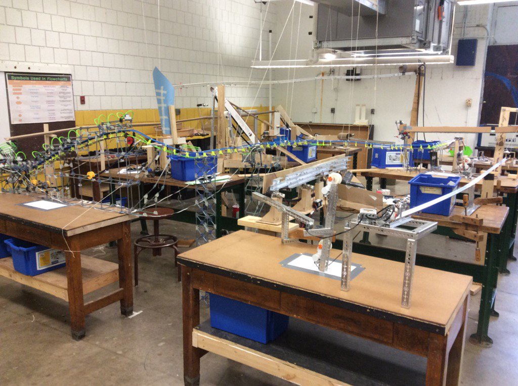 BVAHS_TECH_ED's tweet image. #roboticengineering