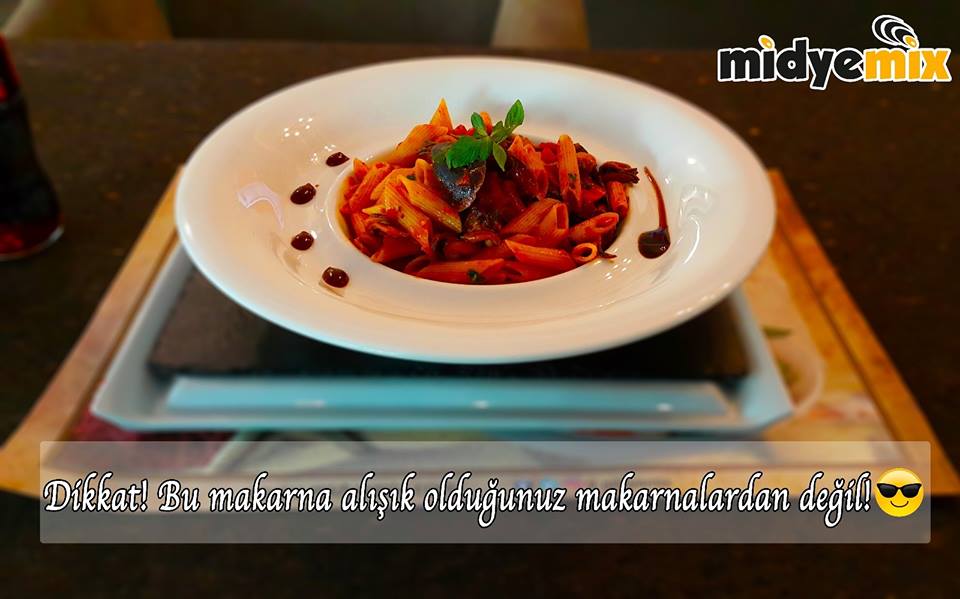 Sıradaki makarna farklı tatlar arayanlara gelsin! Klasik lezzetleri sizin için midye ile mix'ledik, bir de böyle deneyin!
 #cafe #midyemix