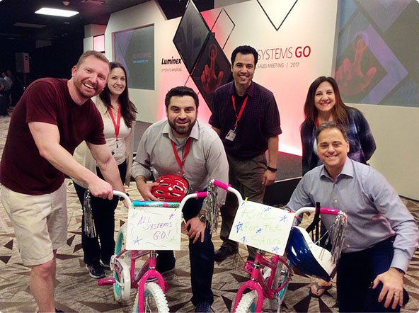 Luminex's tweet image. Read about our amazing experience building bicycles for children in need: hubs.ly/H06m57n0 #teambuilding #BoysandGirlsClub