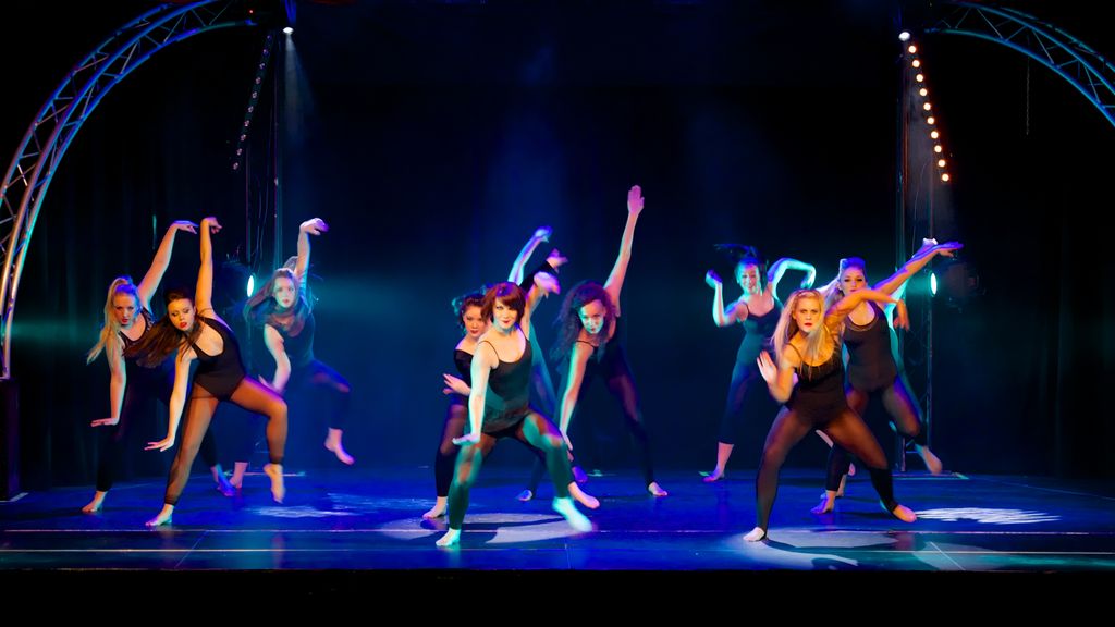 TheStage's tweet photo. Singers &amp; Dancers needed for contracts in France! Auditions in Leeds on 24 &amp; 26 Feb &amp; in London on 27 Feb. https://t.co/5IAkkOxERX #sp https://t.co/7uAVmdiJKZ