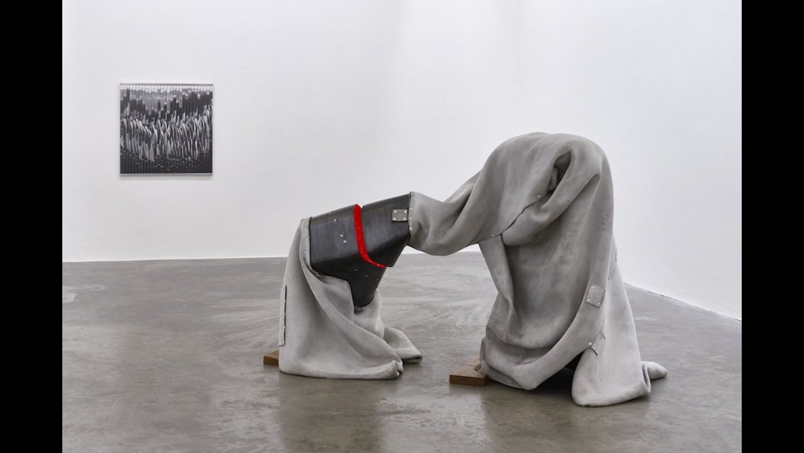 Me reviewing Siobhán Hapaska's new sculptures very good here look &gt; circaartmagazine.website/this-matters-n…