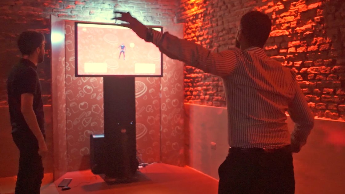 morphinteract's tweet photo. Hicimos este juego con Fábrica de Pizzas para bajar la doble muzza sin culpa 🍕 #MotionSense #Medialab https://t.co/BwwCkww25b https://t.co/LlN0VG8A8V
