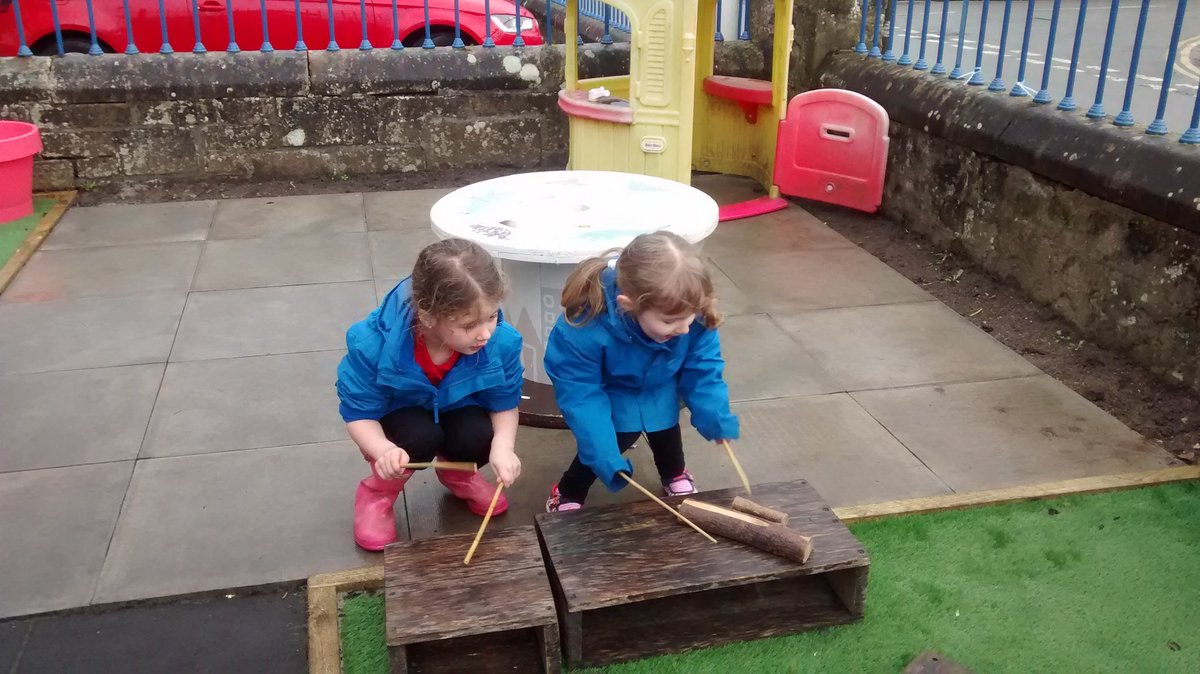 AirthNursery's tweet image. Making different sounds with wood! #creatingmusic #outdoorlearning @airthprimary