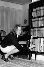 siglo_18's tweet photo. Carmen Martín Gaite dedicó su tesis a #Macanaz. Apareció en 1970 bajo el título ‘El proceso de Macanaz. Historia de un empapelamiento’ https://t.co/9sbppXwVpu