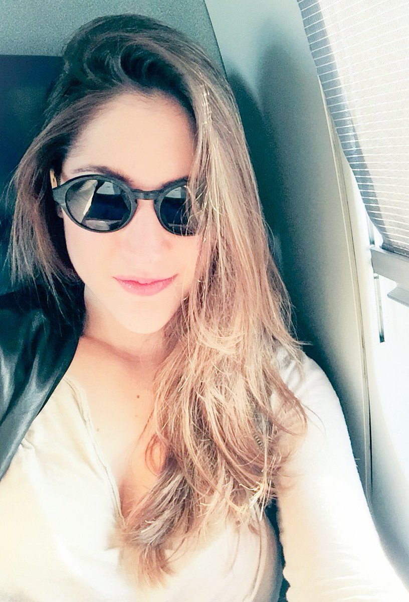 SophieDeQuay's tweet photo. On the road to meet my #WaveGuards #sophiedequay #trainismysecondhome #travel https://t.co/kPWtdggxup