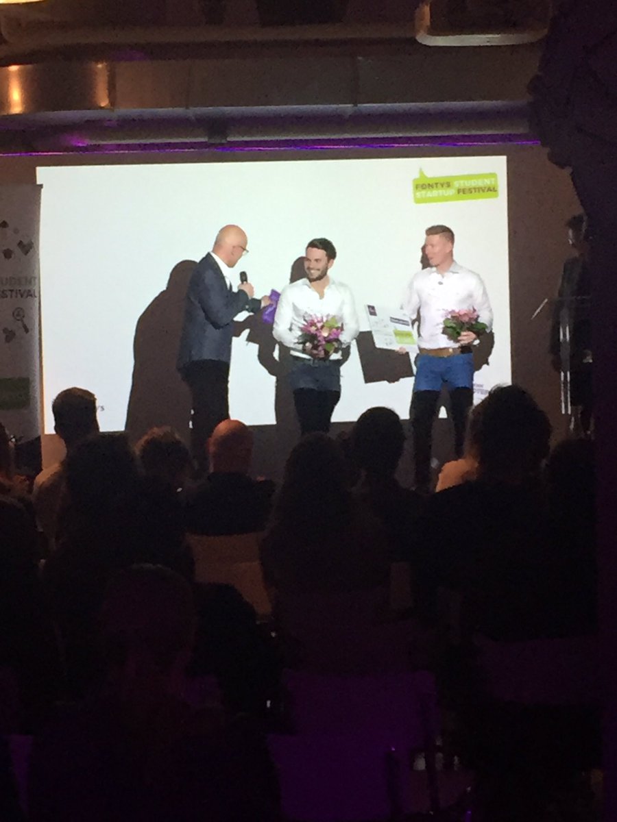 margotpessers's tweet photo. And the winner is.....Vliegen en parkeren van Martijn Meeuws &Jerien van de Eerenbeemt #startupfontys @FontysCVO @FHMM_Eindhoven https://t.co/csvM5No2H9