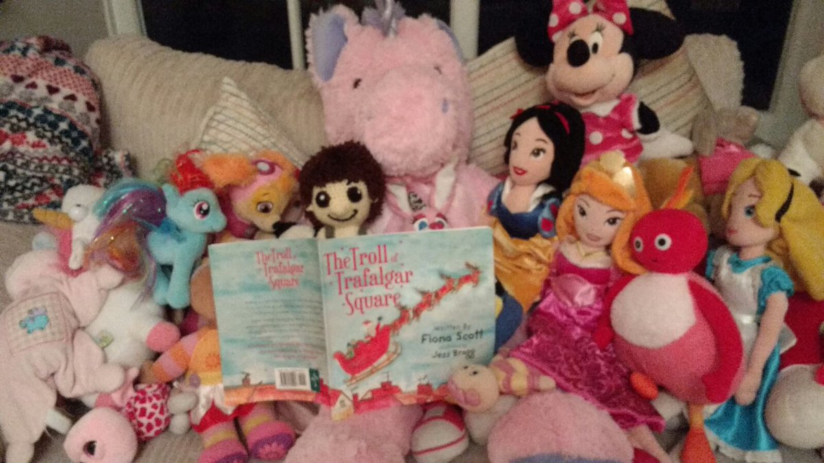 stupendousbooks's tweet photo. Happy #WRAD17 #Anfred the little lost Norwegian troll is sharing his Christmas story with the gang #TheTrollofTrafalgarSquare @ladybirdbooks https://t.co/DJYpOP3pK2