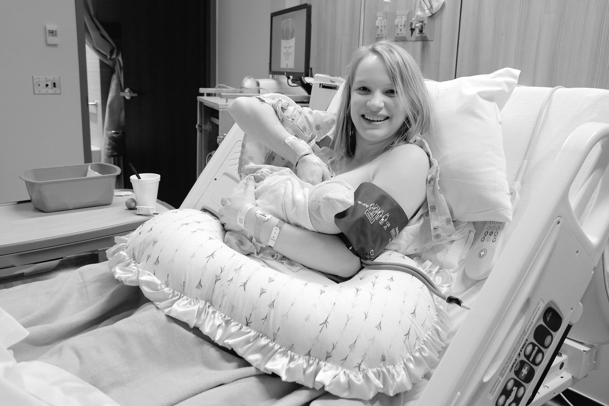 Okbabyyt's tweet photo. Milky timeee🍼👶🏼 https://t.co/BvCw2mc2t2