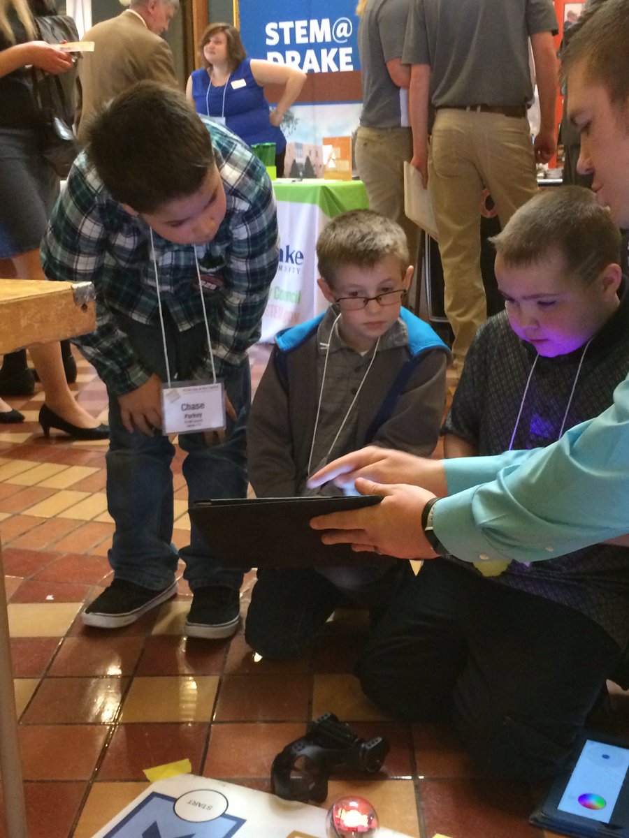 SC_Iowa_STEM's tweet image. #CodeIowa winners from Knoxville show @CarlisleWildcat peers coding w Spheros @IowaSTEM Day at the Capitol