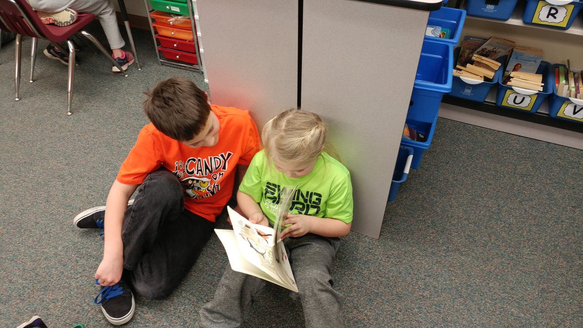 2nd grade <a href="/SimondSuperstar/">Simonds Superstars |The Lamphere Schools</a> love reading with their 4/5 buddies! <a href="/Stefaneehirsch/">Stefanee Hirsch</a>  #wearelamphere