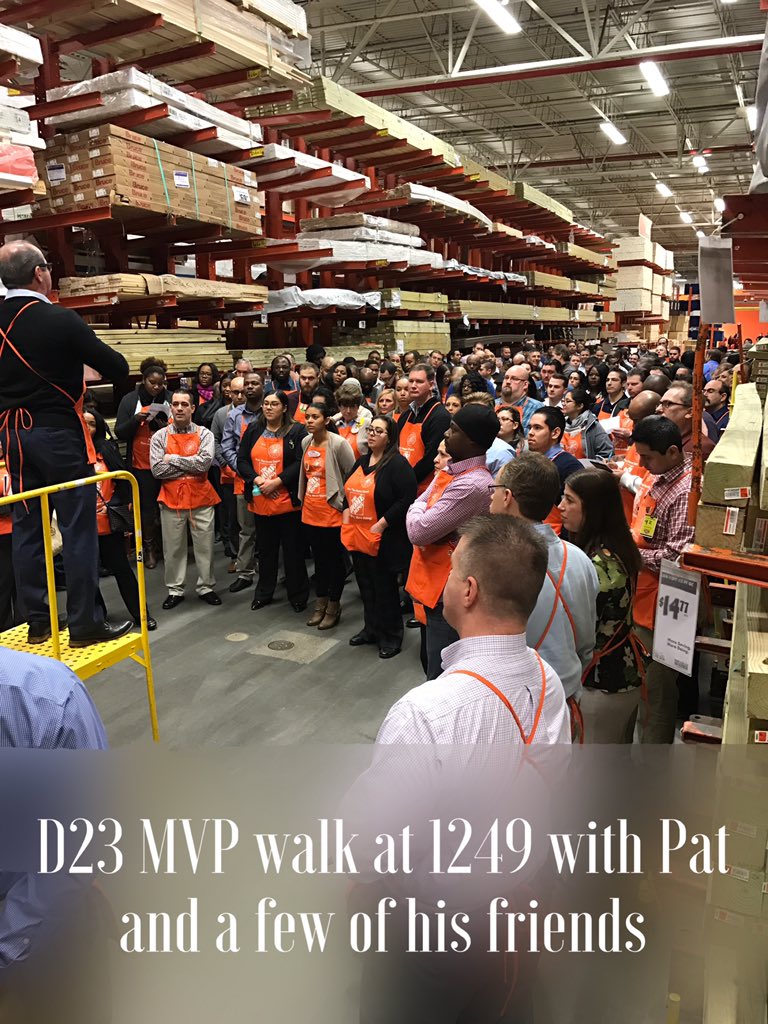 WhatsLunch1249's tweet photo. D23 MVP Walk at 1249 with Pat and a few of his friends. #TrendingOrange @Celest1249 @RonnieOddo @DLapshan #team1249 https://t.co/DhjVHbChwL