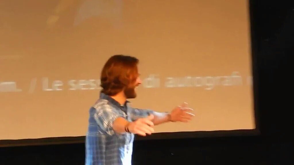 mishamocastiel's tweet photo. -assiste supernatural?
-sim
- https://t.co/r5HrVE61pI