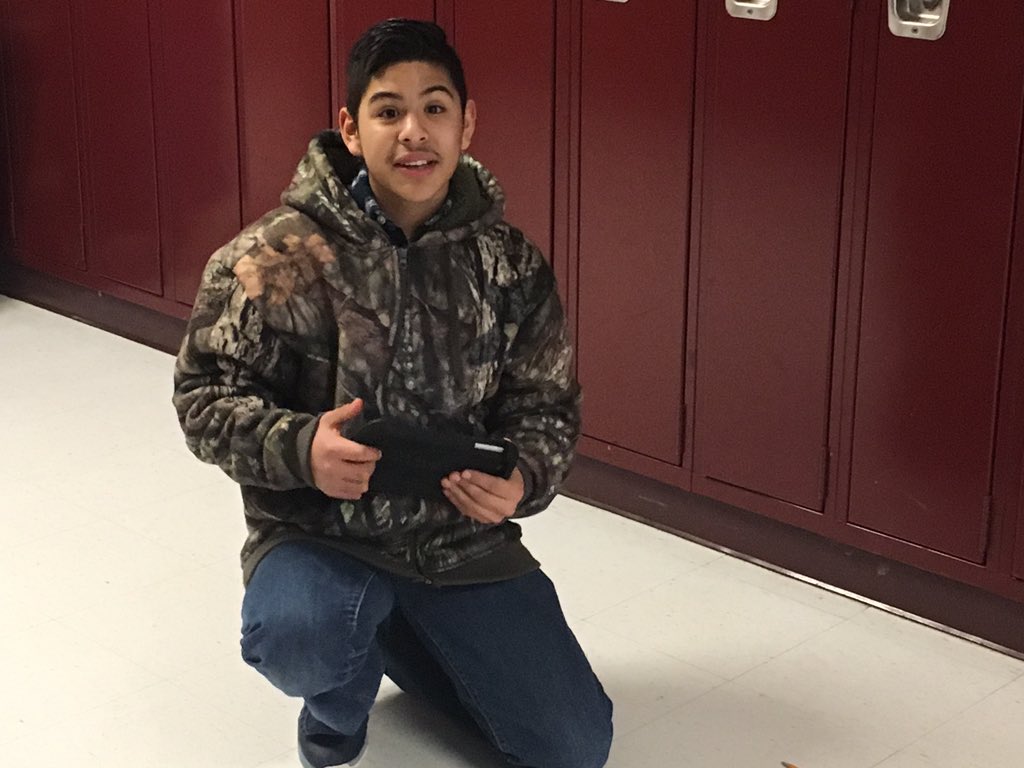MandiWyndham's tweet photo. Our #MVMSExplorers are getting used to the iPads @MVMS_MCPS. They will be interview ready next week! @mymcmedia #youthmedia #becreative https://t.co/1AoNJUZZui