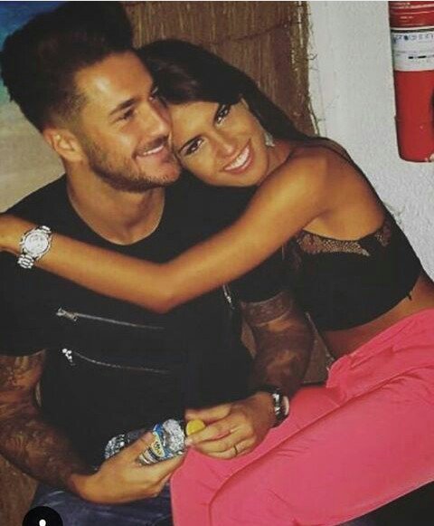 Lamafiacrece's tweet photo. @_SofiaGH16_  yo tengo estas fotos si te valen . un beso Socia https://t.co/70s0VmwcFq