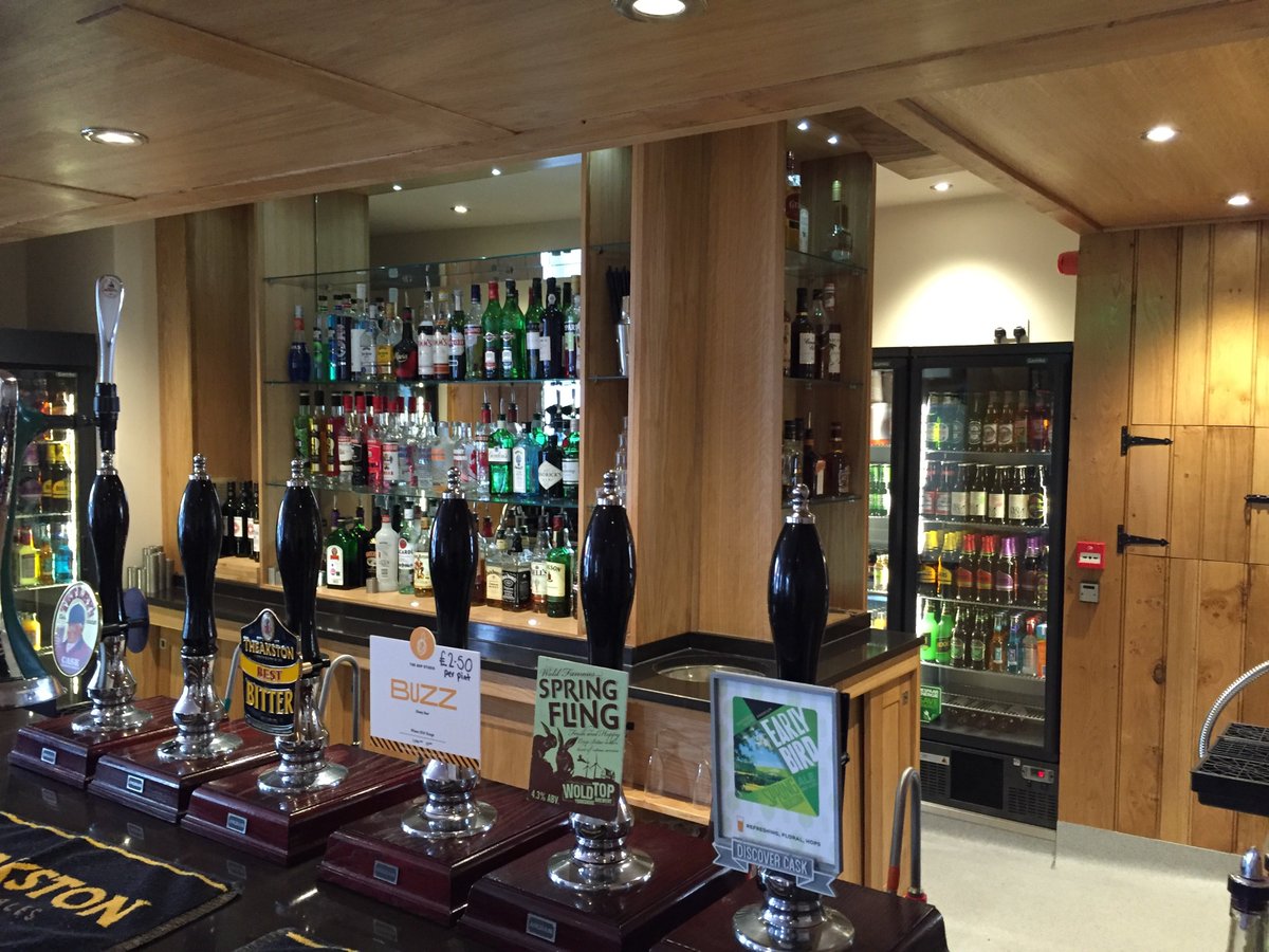 IdnlGroup's tweet photo. Commercial projets like full bar fitting designed and built in house. This oak bar recently finished to a high spec. https://t.co/iwzgSeVWrP https://t.co/SlaBx6AQx1