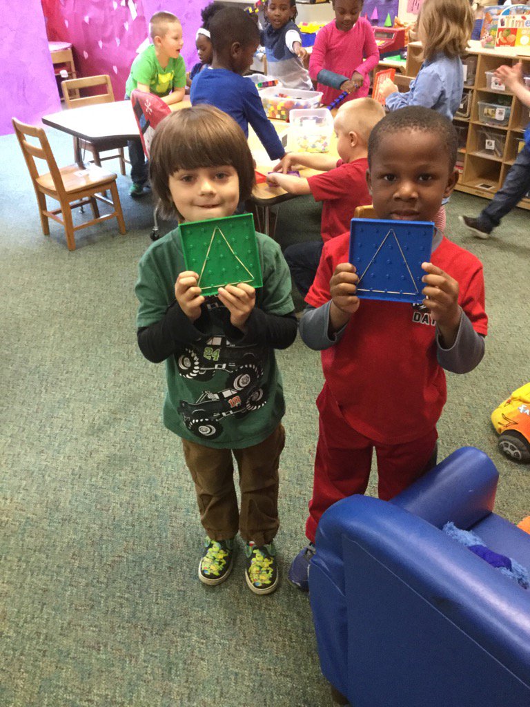 Railey_PK's tweet photo. #Creating triangles using geoboards.
#LCPK students are creative https://t.co/TV9KBWp2HK