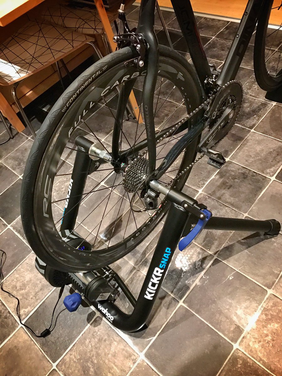 kdr152's tweet image. @wahoofitness Dog and SNAP! Stupidly easy to setup. Let the fun begin! Fractured radial head meant I spent! #newtoy #trainermiles