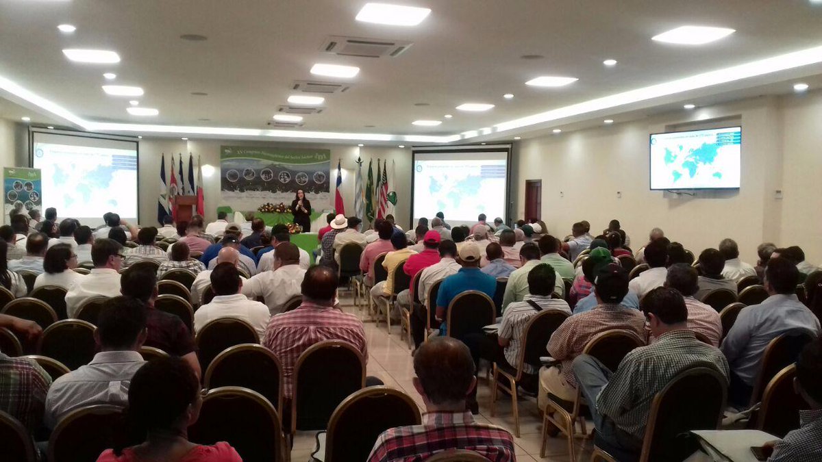 TetraPakCC's tweet photo. Maylin Gómez participó en el Congreso #Canislac para hablar sobre las “Tendencias e innovación de los Productos Lácteos en el Mundo”. https://t.co/QDX67o965Y